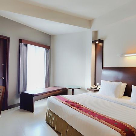 Lombok Garden Hotel Матарам Екстериор снимка