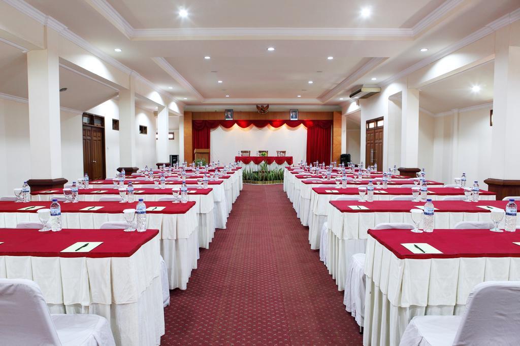 Lombok Garden Hotel Матарам Екстериор снимка