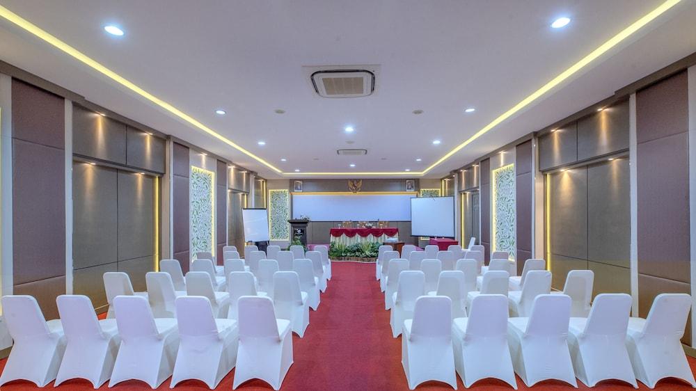 Lombok Garden Hotel Матарам Екстериор снимка