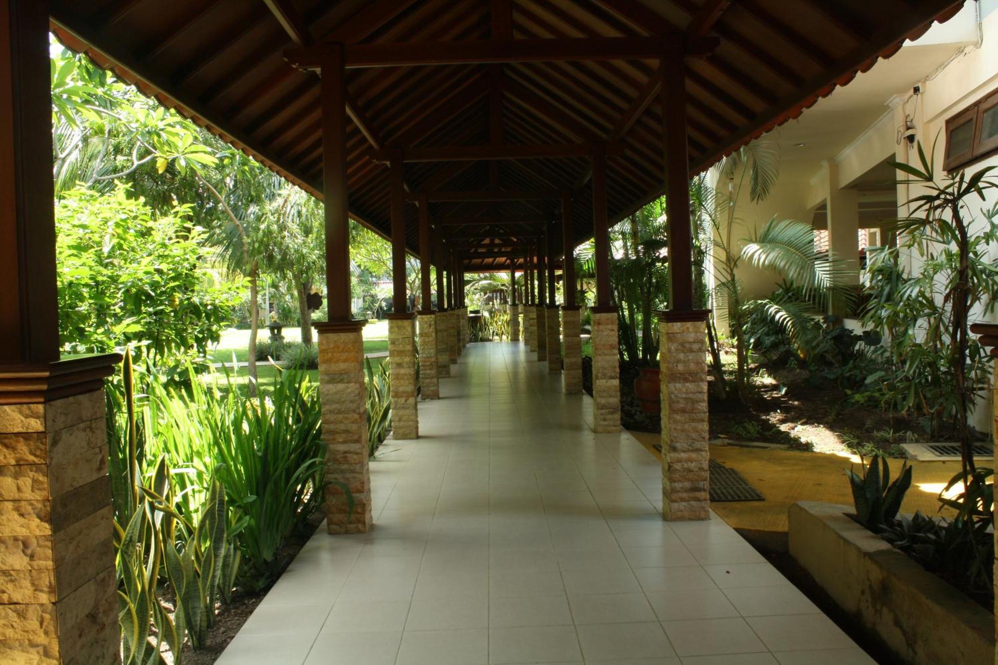 Lombok Garden Hotel Матарам Екстериор снимка