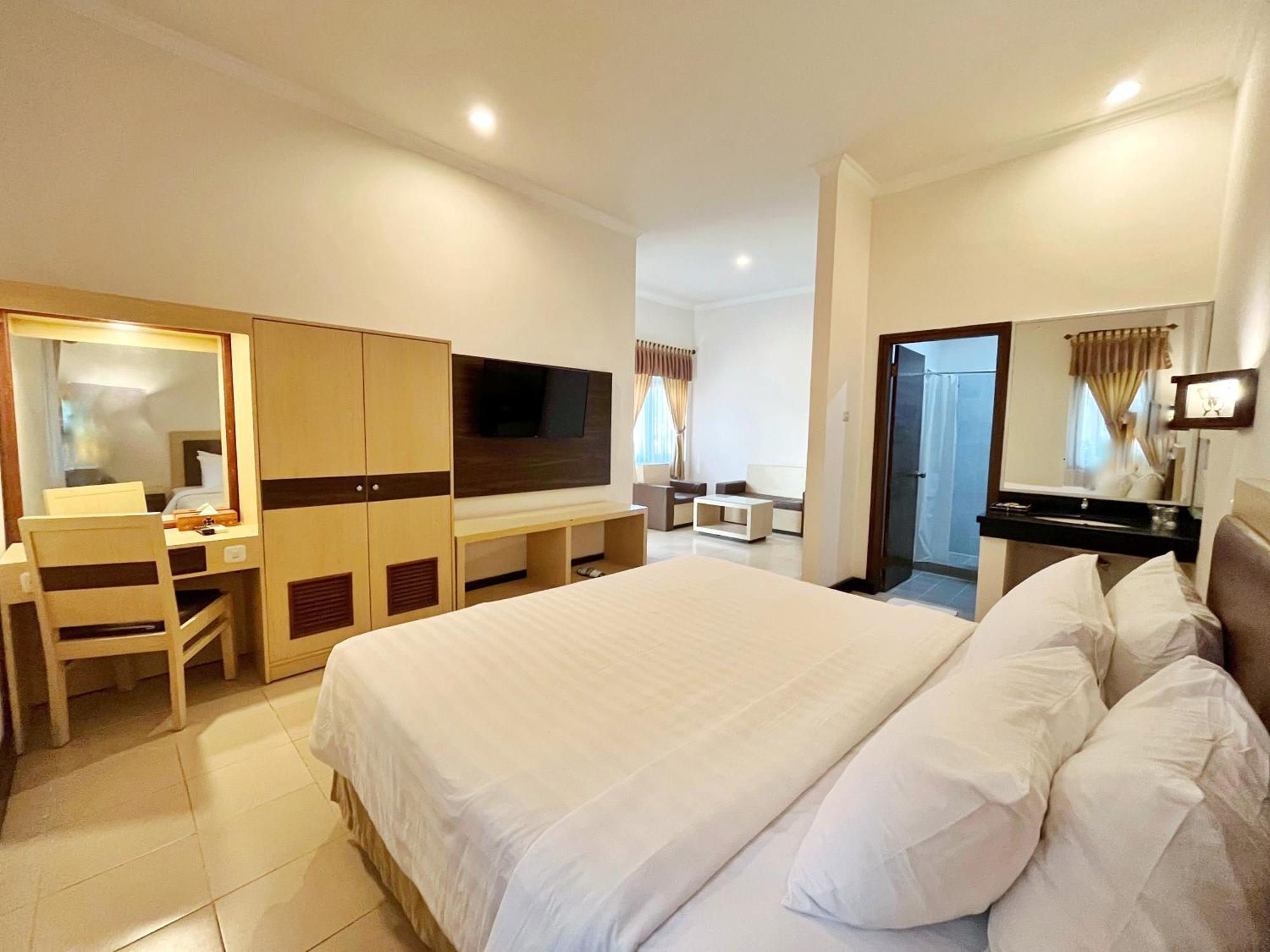 Lombok Garden Hotel Матарам Екстериор снимка