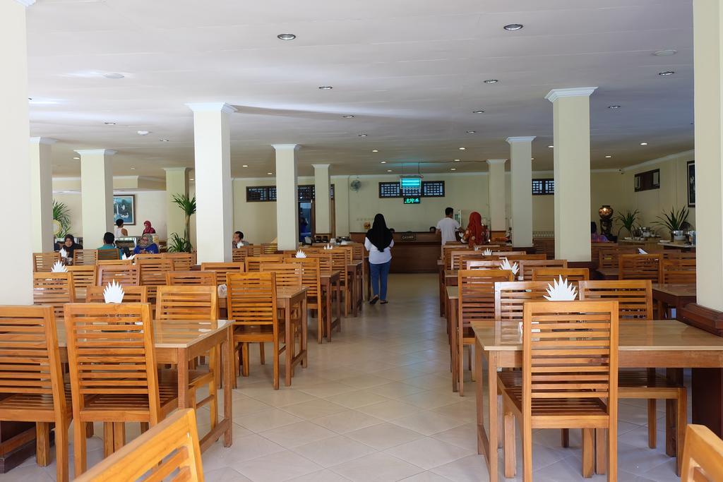Lombok Garden Hotel Матарам Екстериор снимка
